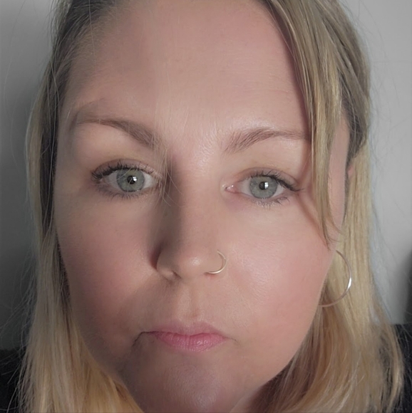 Meet your Posher, Laura - Picture 1 of 1